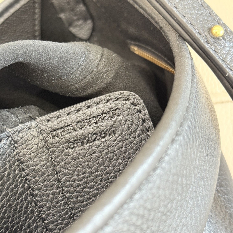 Bv*b*rry hobo bags